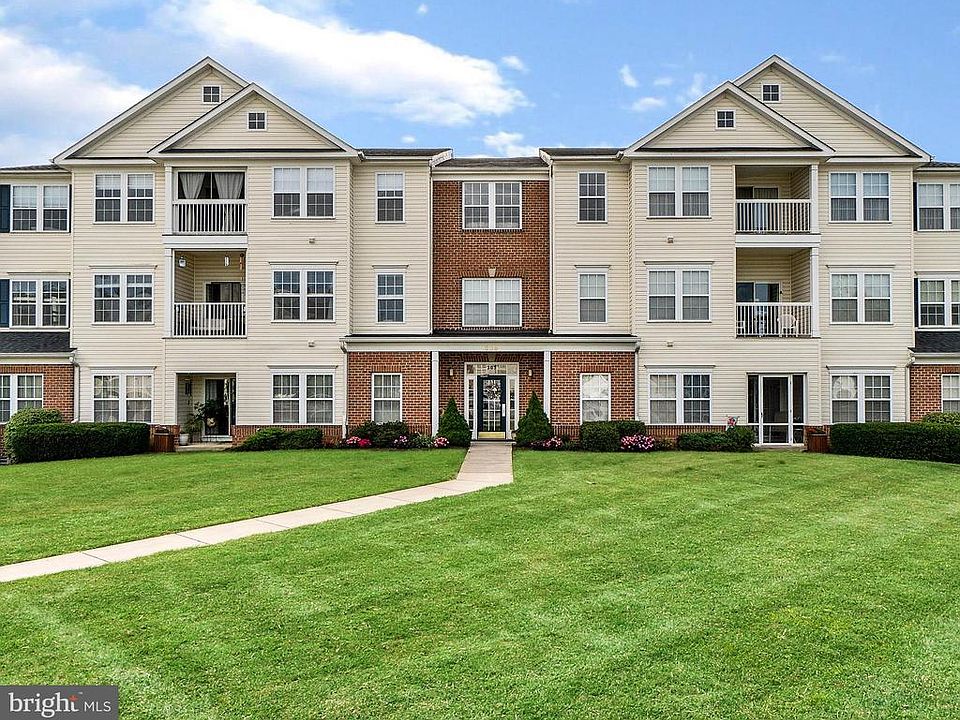 1st image of 305 Willrich Cir Unit E