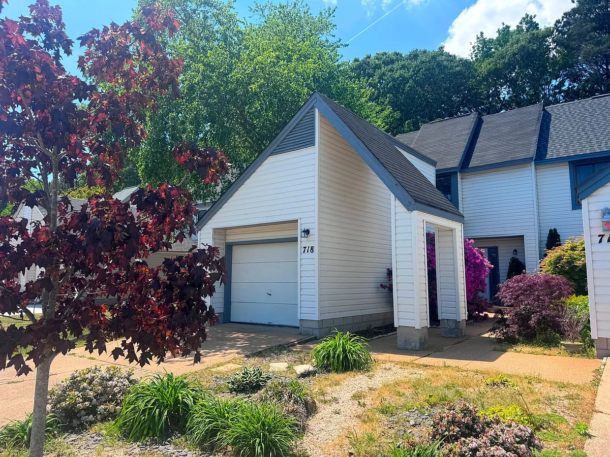 Building Photo - 718 Hecate Dr