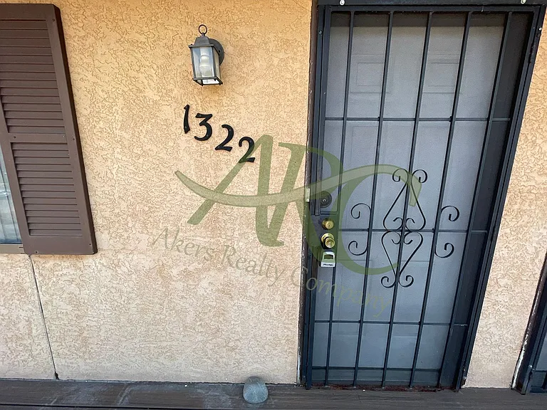 1318-1324 Anita St — Photo 2