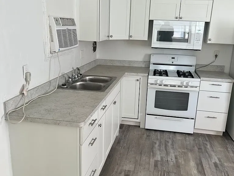 514 Laurel St — Photo 4