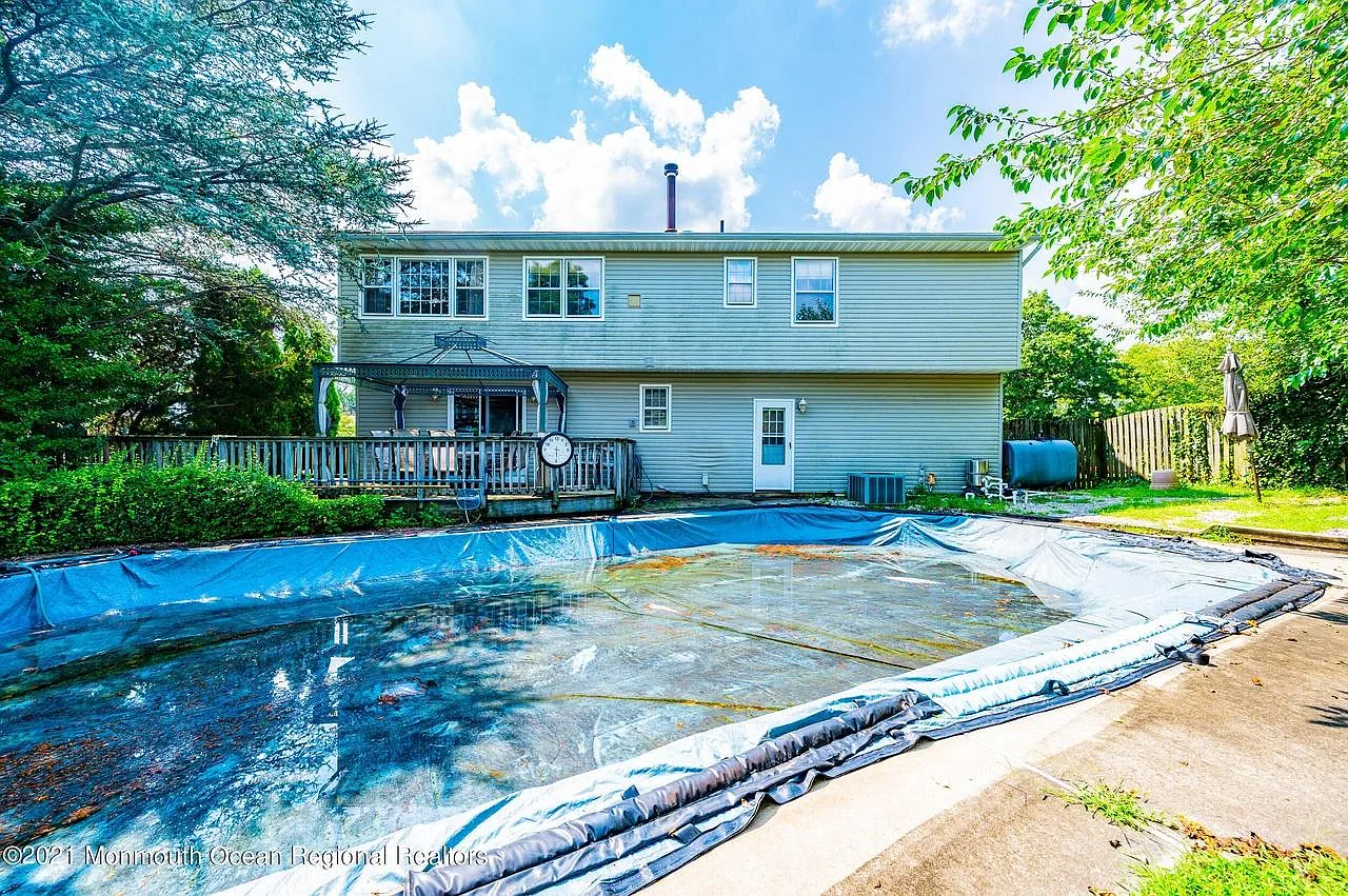 1030 Mulberry Pl photo 1