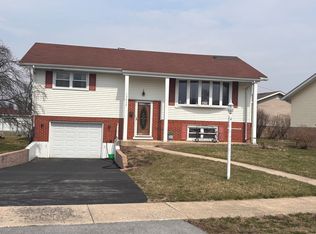 13613 Short Dr, Crestwood, IL 60418