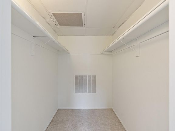 5th image of 5260 Bellingham Ave APT 401
