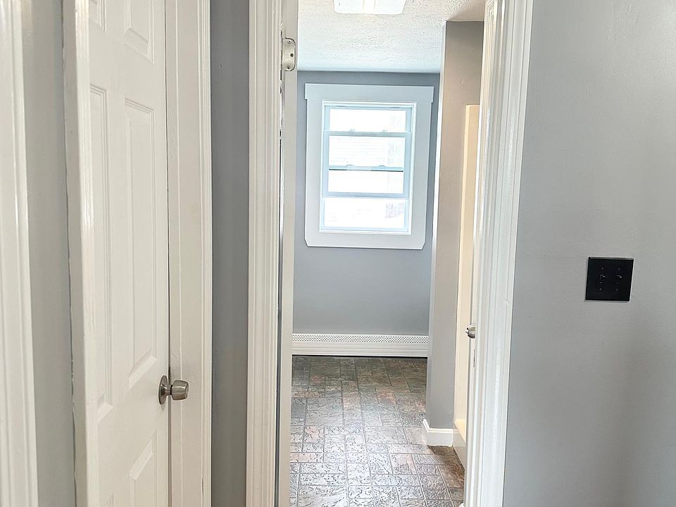 2nd image of 37 Stone St #2
