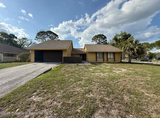9085 Heather Blvd, Weeki Wachee, FL 34613