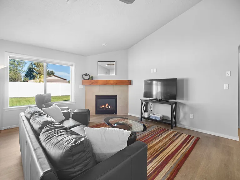 14611 E 31st Ave — Photo 5