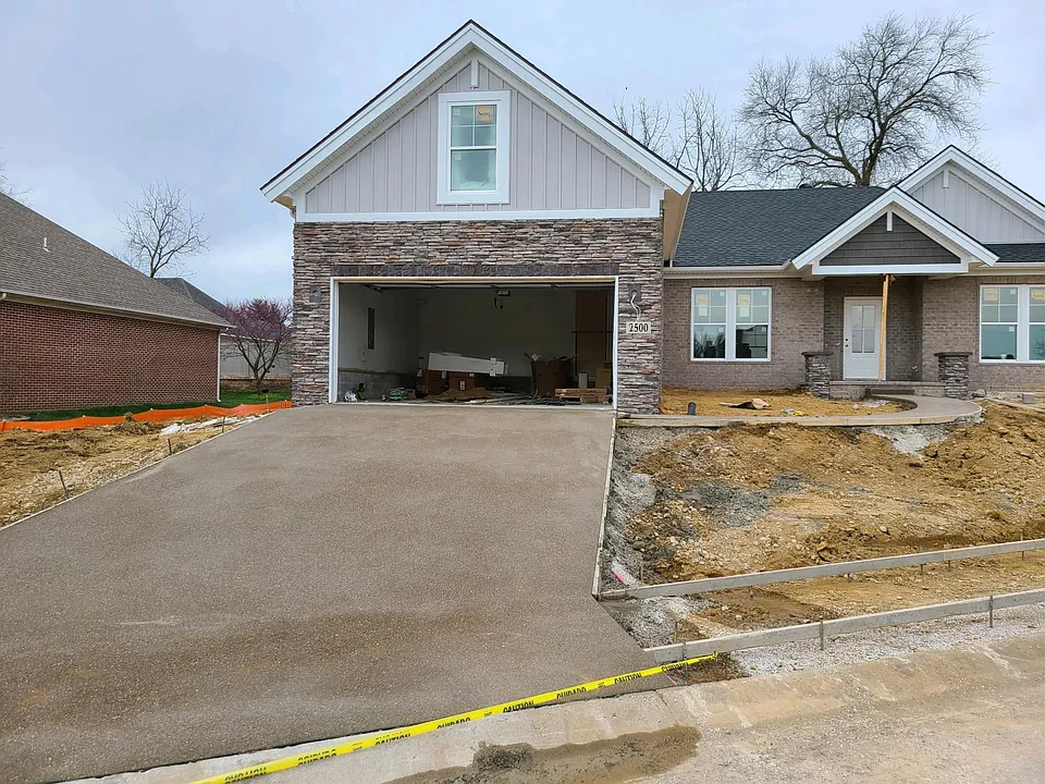 2500 Curran Dr