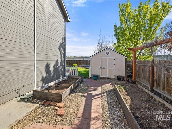 568 S Wooddale Pl, Eagle, ID 83616