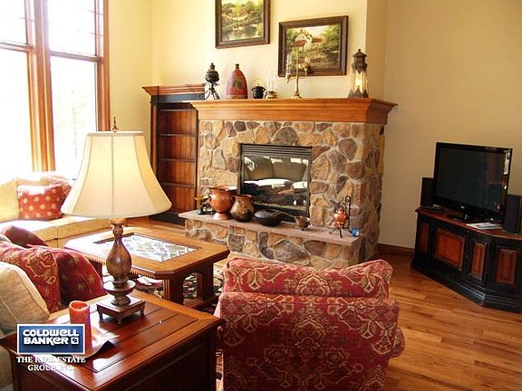 2nd image of 7048 Pinestraw Dr #4