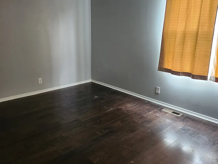 1438 E Cedar Ln — Photo 12