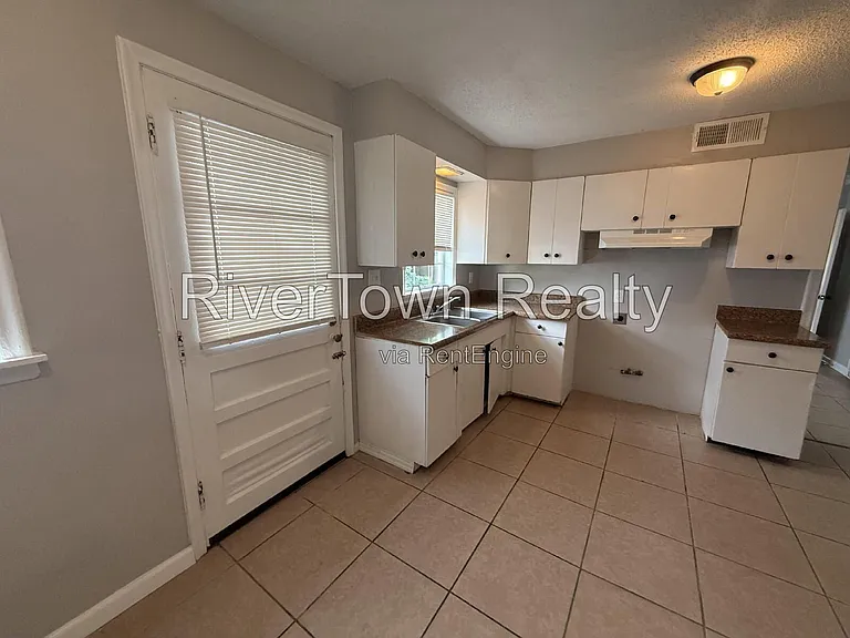 108 N Holmes St — Photo 9