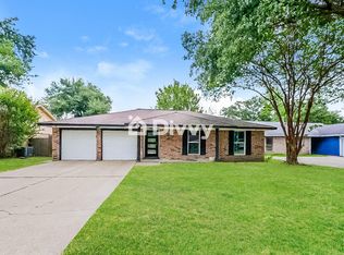 6722 Winding Trace Dr, Houston, TX 77086