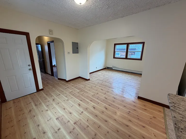570 Main St #3 — Photo 7