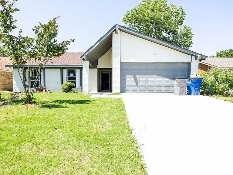 2609 Herring Cir — Photo 3