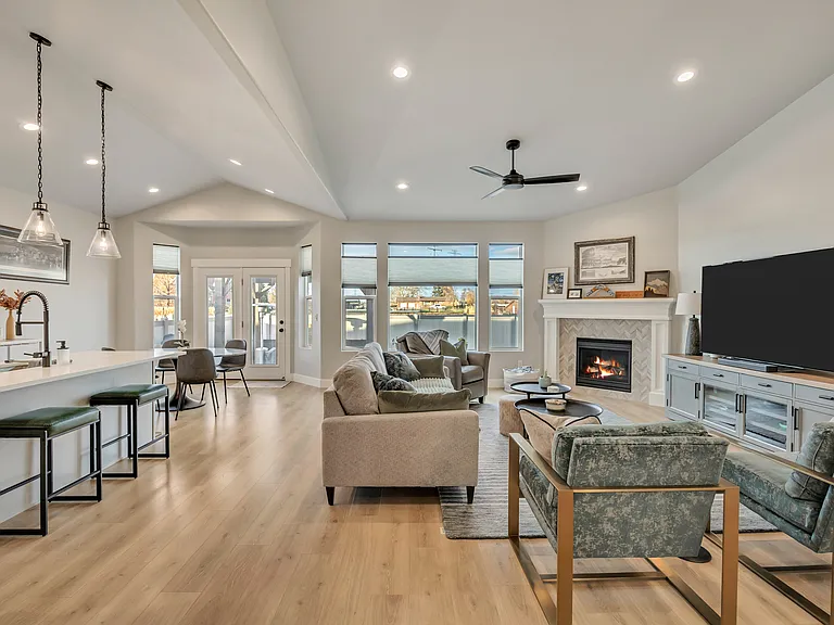 2504 W Sunset Way — Photo 8