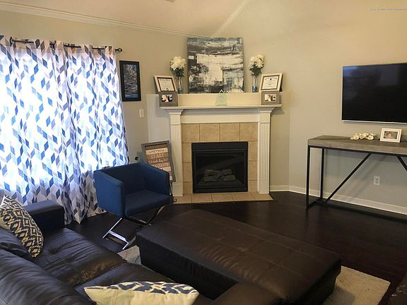 4th image of 4287 Louden Dr