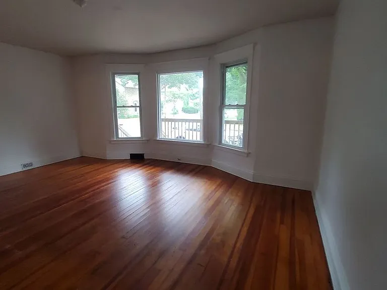 900 W Villa St. (Duplex) — Photo 4