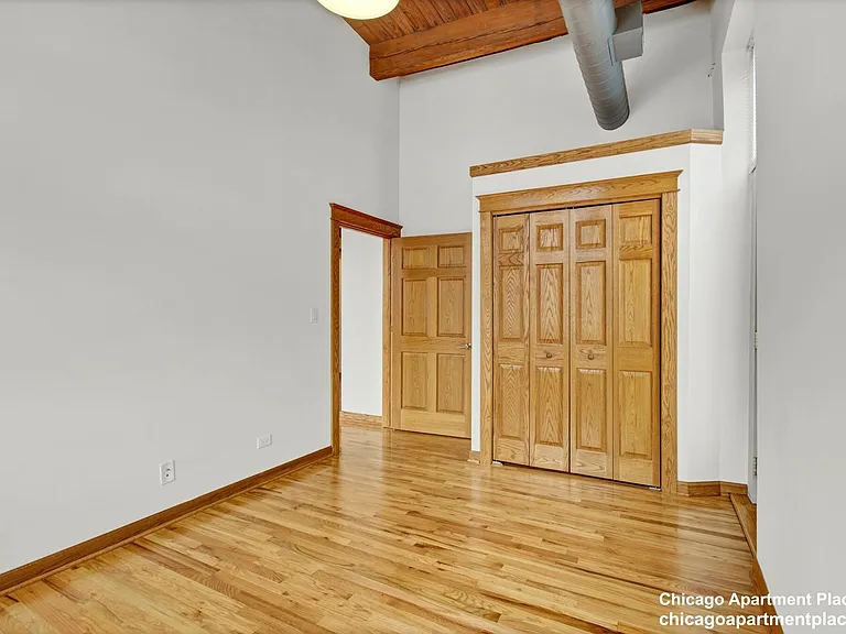 216 N May St #101 — Photo 5