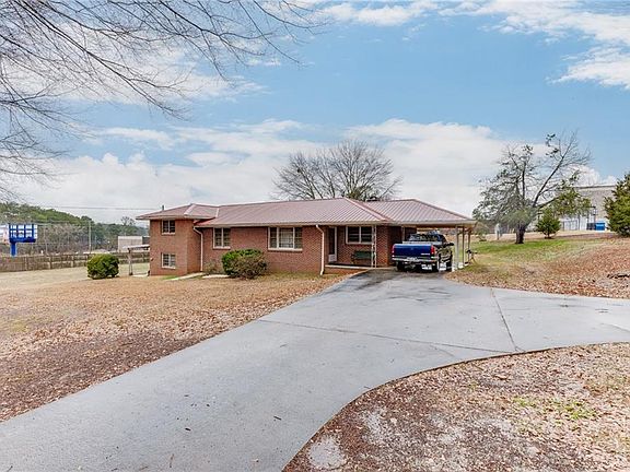 3rd image of 406 Thunder Rd