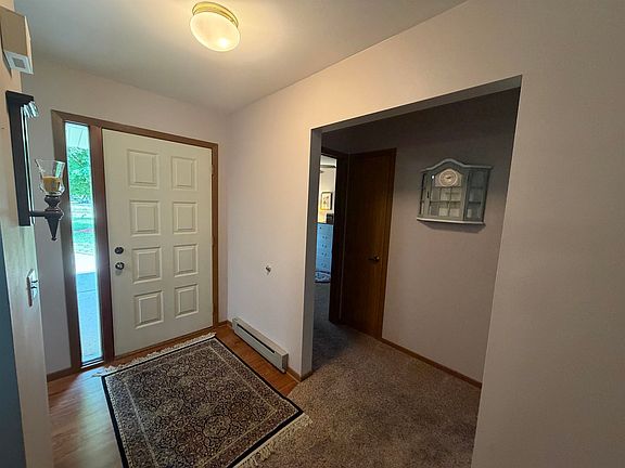 3rd image of 3004 S Petunia Ln