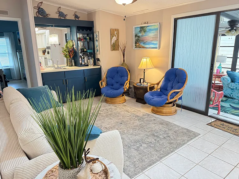 706 Oleander Cir — Photo 13