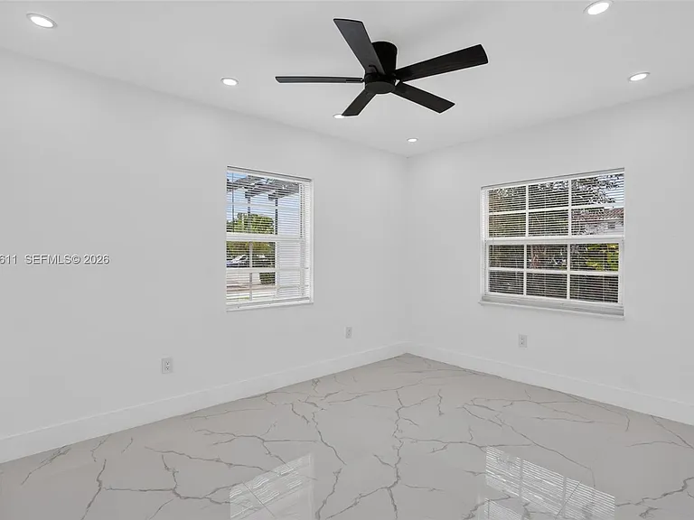 1920 SW 67th Ave — Photo 31