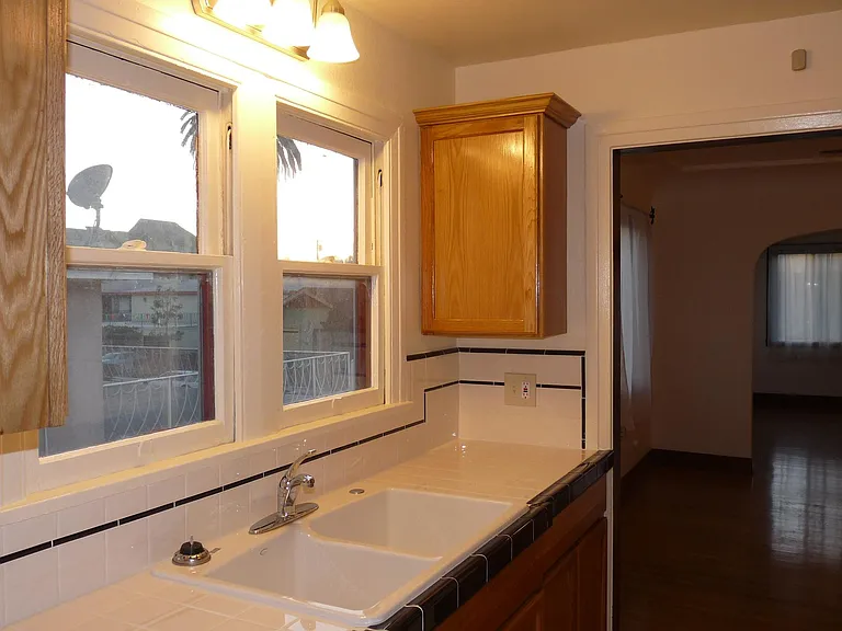762 Orizaba Ave — Photo 9