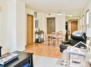 1532 W Diversey Pkwy #2F, Chicago, IL 60614
