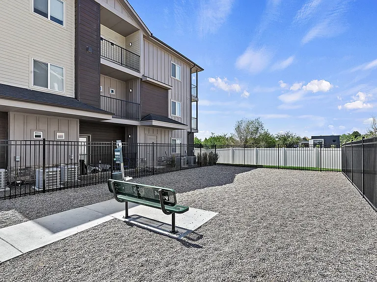 Pennwood Apartments — Photo 26