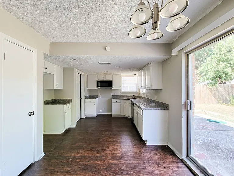 18402 Tall Cypress Dr — Photo 8
