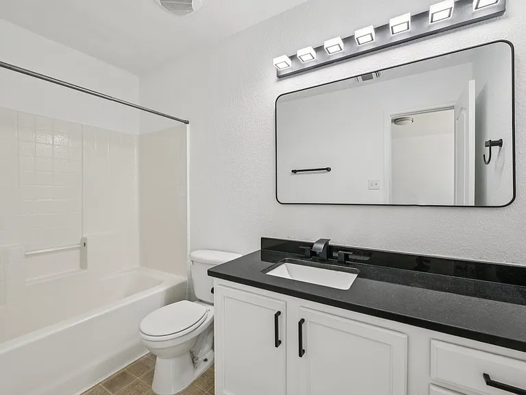 5609 Giddyup Ln — Photo 13