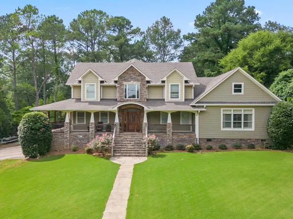 200 Mohawk Dr, Trussville, AL 35173