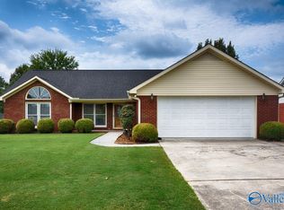 892 Pinewood Dr SW, Hartselle, AL 35640