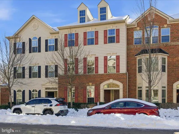 42143 Piebald Sq, Aldie, VA 20105