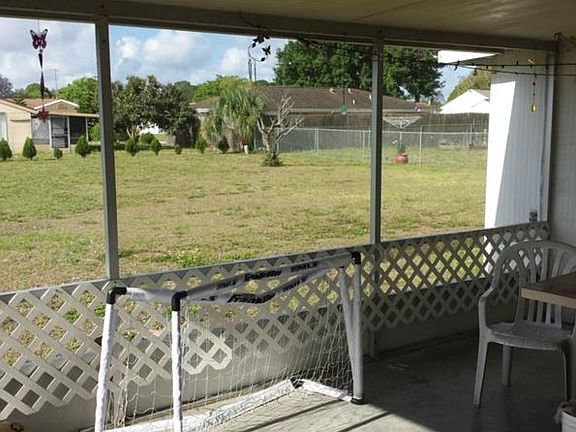 3rd image of 8007 Chesebro Ave