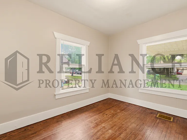 1425 S Laura Ave — Photo 26