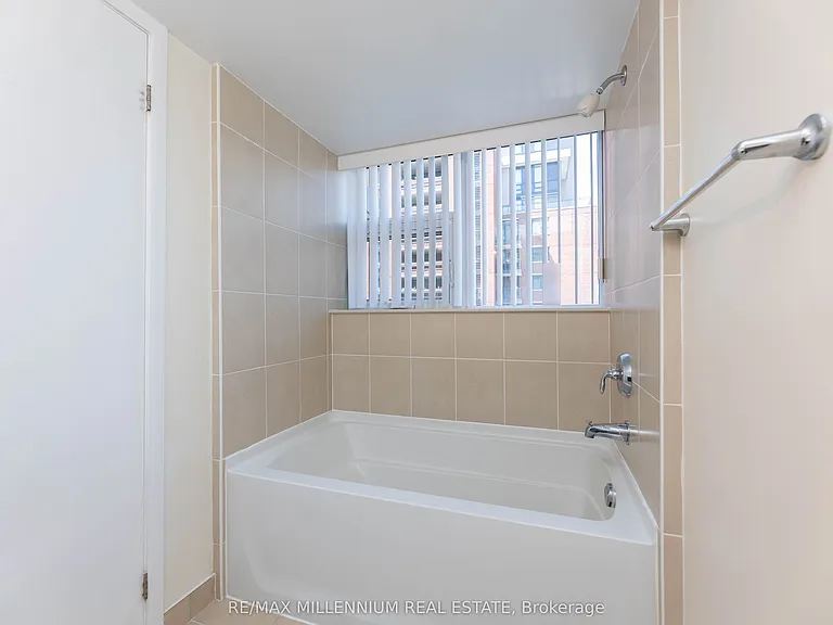 830 Lawrence Ave W #334 — Photo 27