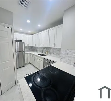 4 bed, 1250 sqft, $3,199 — Photo 4