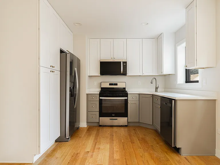 5053 N Troy St #1 — Photo 9