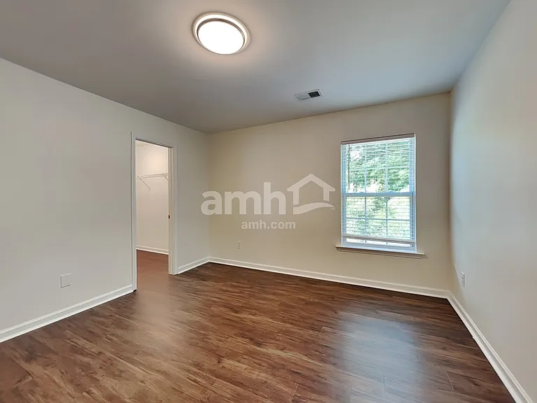 236 Addlestone Cir — Photo 15