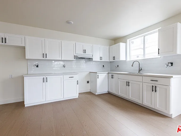 442 E 118th St #1 — Photo 2