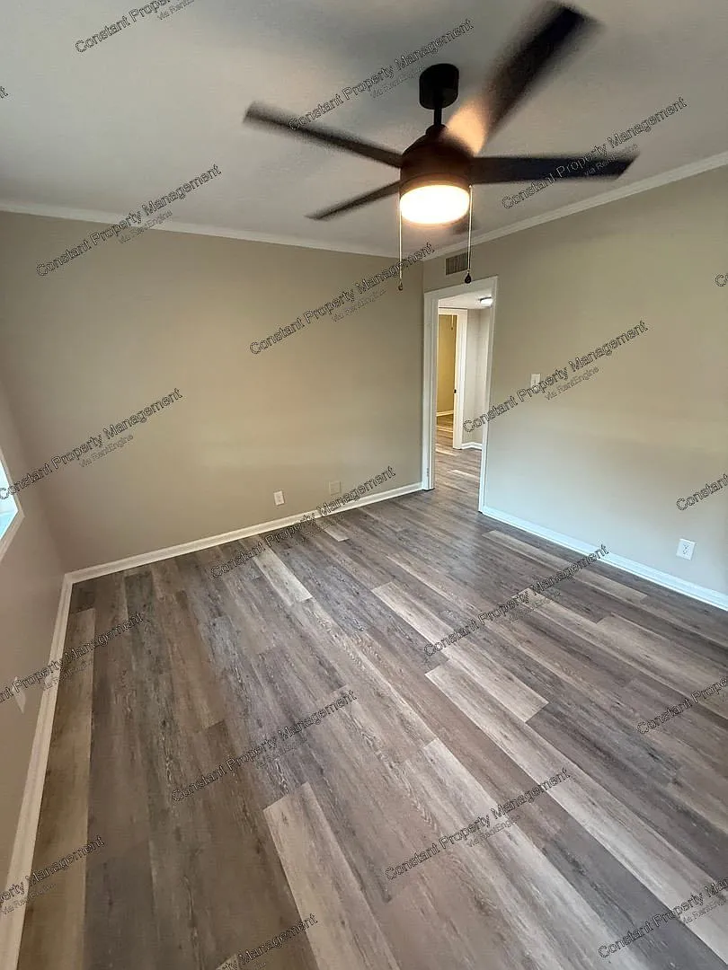 2 bed, 1.0 bath, $775 — Photo 2