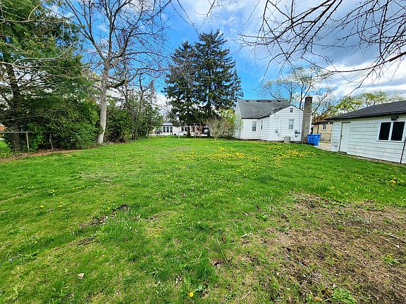4th image of 6147 Whitefield St