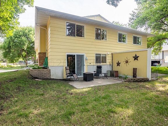 3rd image of 2329 4th Ave S