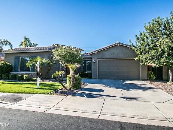 4th image of 2560 E Wisteria Dr