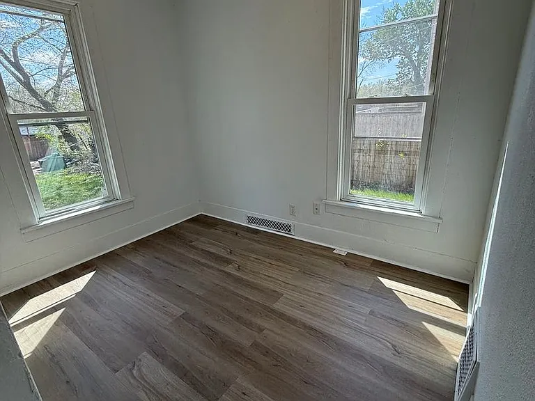 1620 Rebecca St — Photo 12