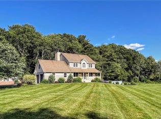 48 W Chippen Hill Rd, Burlington, CT 06013