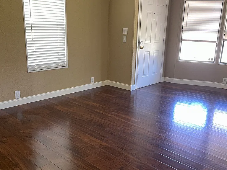 4878 Reno Dr — Photo 7
