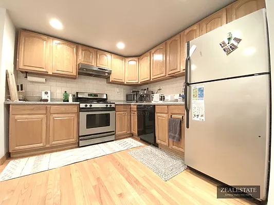 Rented by ZealEstate Group Inc | media 10