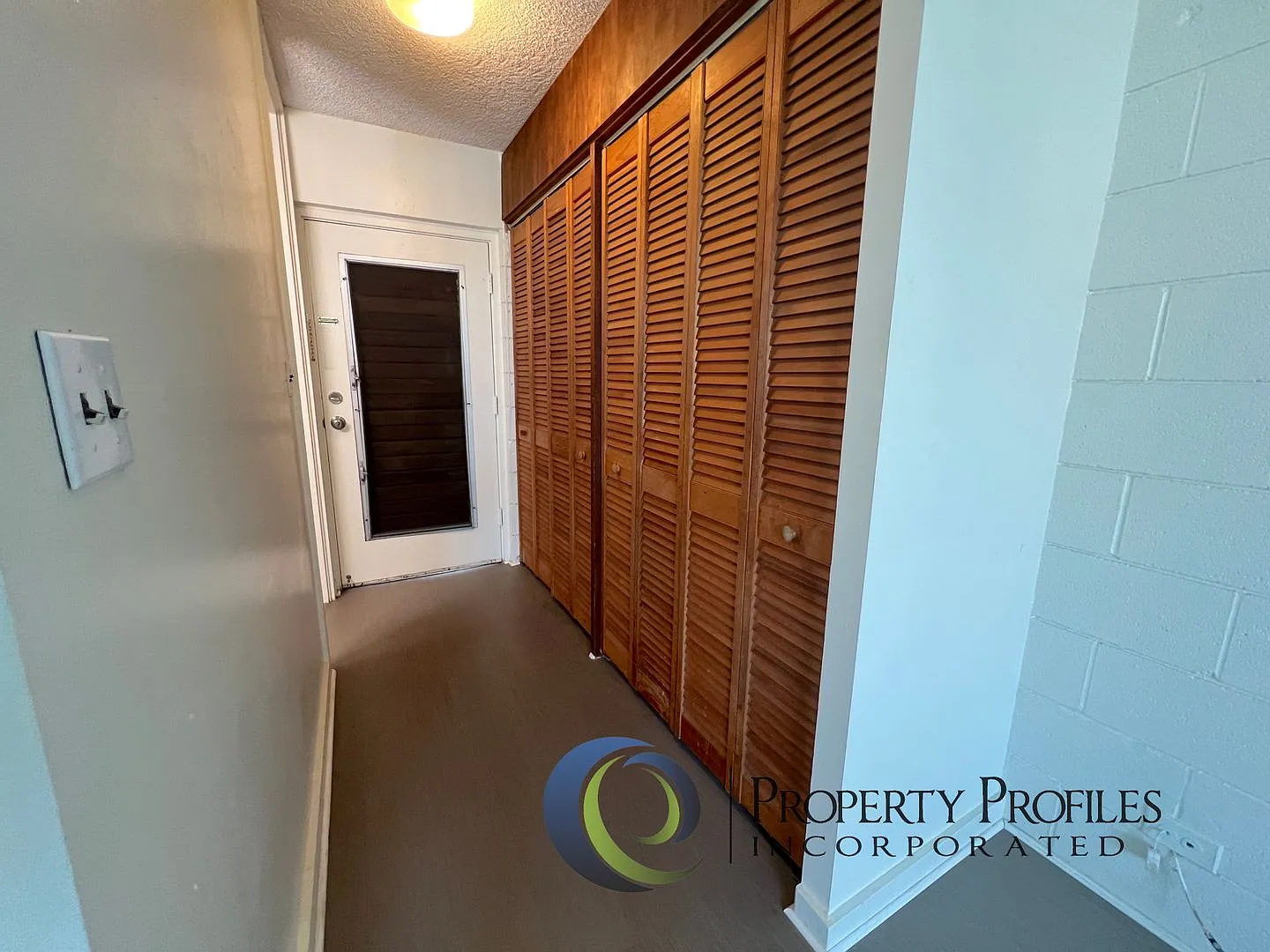 Punahou Gardens Studio - Available Now! — Photo 2